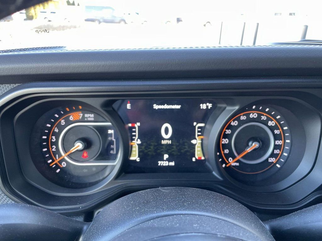 Used 2025 Jeep Wrangler Rubicon w/ Convenience Group image 21