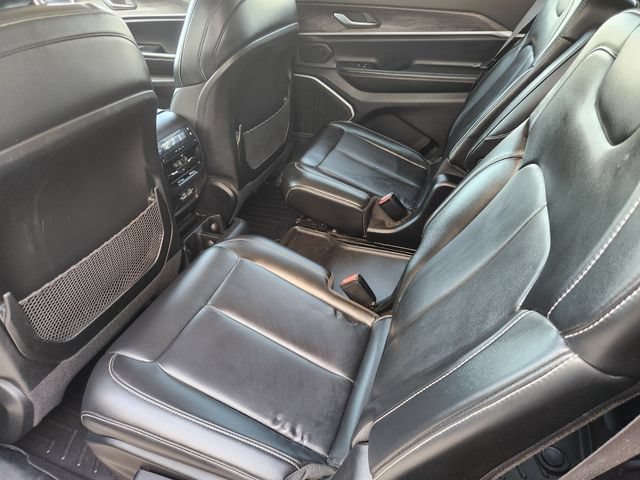 Used 2021 Jeep Grand Cherokee L Limited AWD/4WD image 32