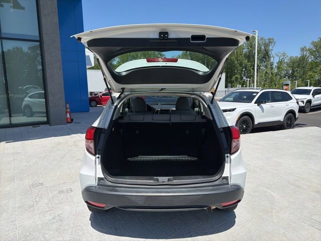 Used 2018 Honda HR-V LX image 9