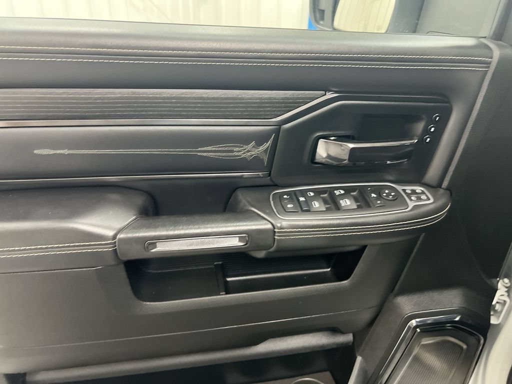 Used 2024 RAM 3500 Limited AWD/4WD image 17