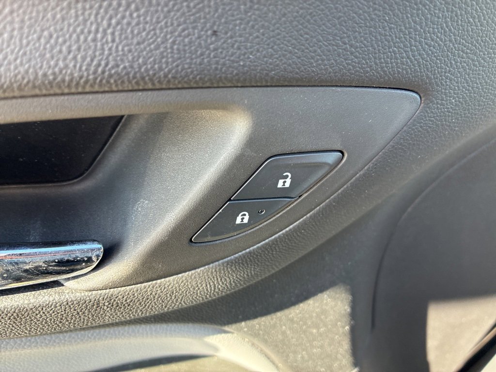 Used 2024 Chevrolet Equinox LS w/ LS Convenience Package image 8