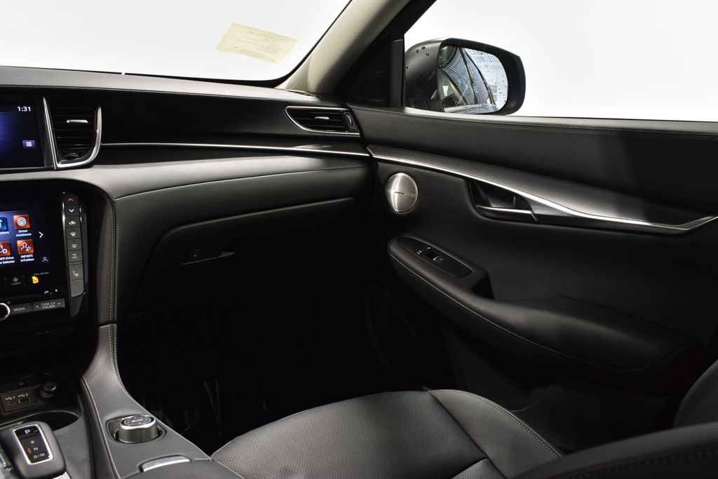 Certified 2025 INFINITI QX50 Luxe image 16
