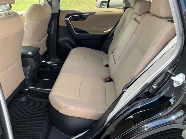 Certified 2023 Toyota RAV4 LE AWD/4WD image 22