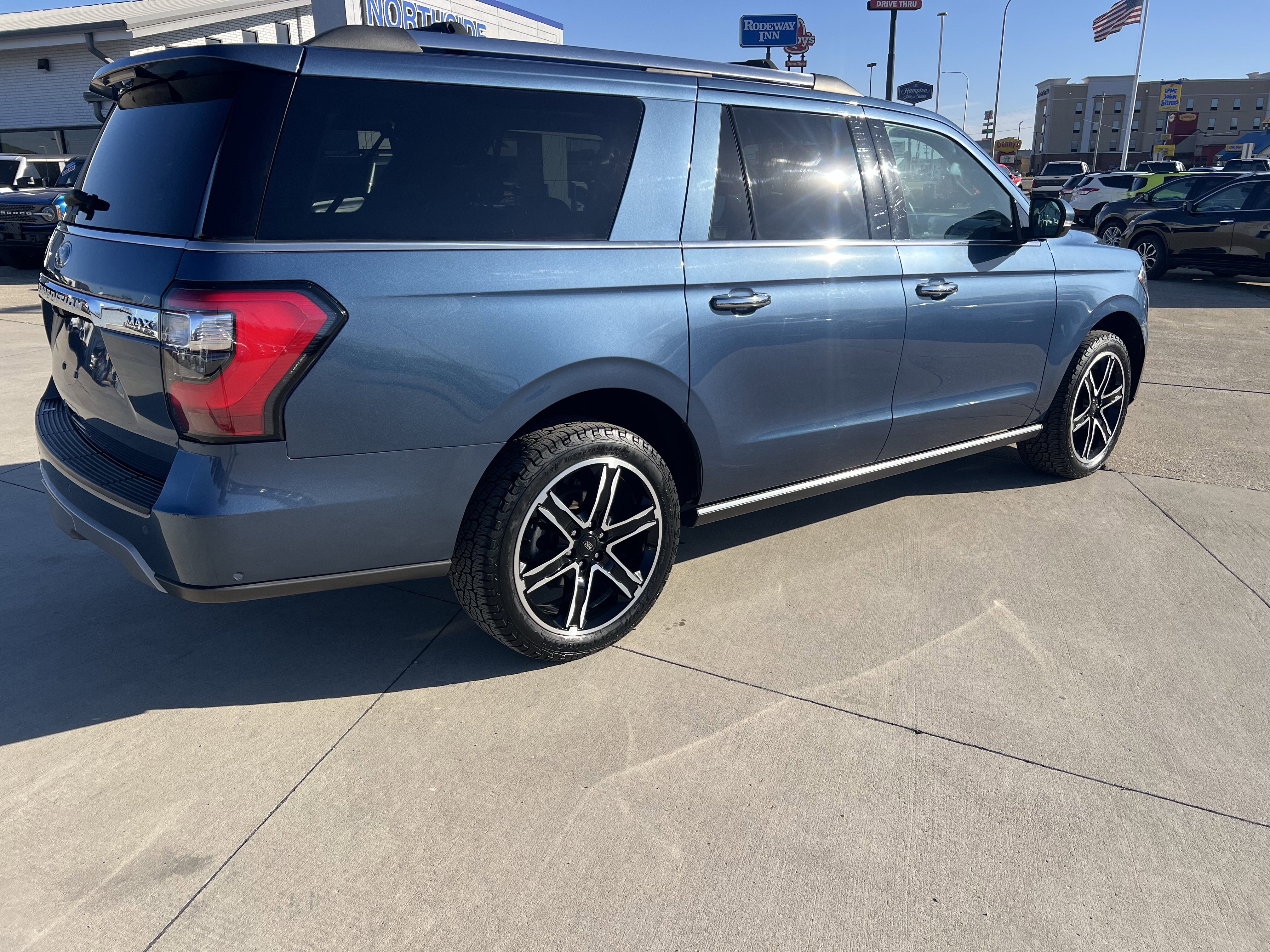 Used 2020 Ford Expedition Max Limited w/ Special Edition Package image 5