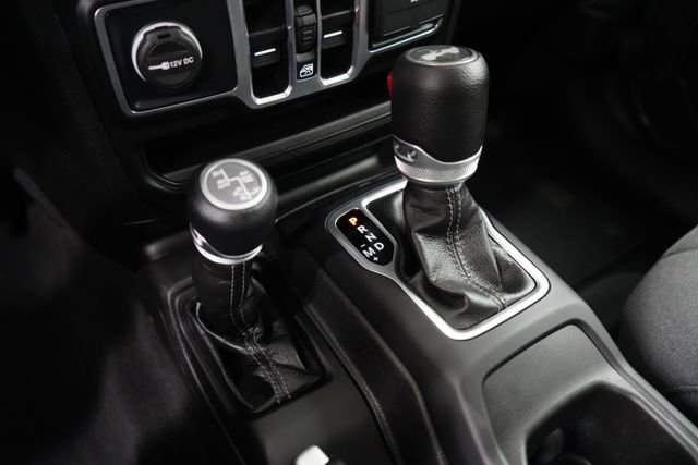 Used 2025 Jeep Wrangler Unlimited Sahara image 45