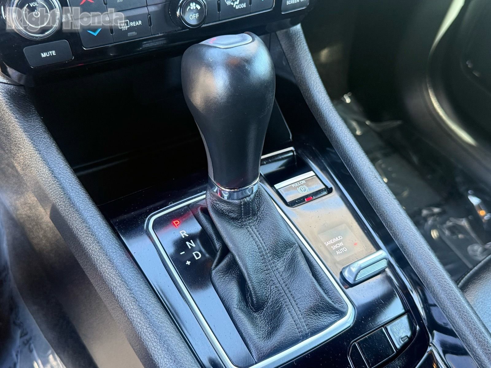 Used 2025 Jeep Compass Limited image 25