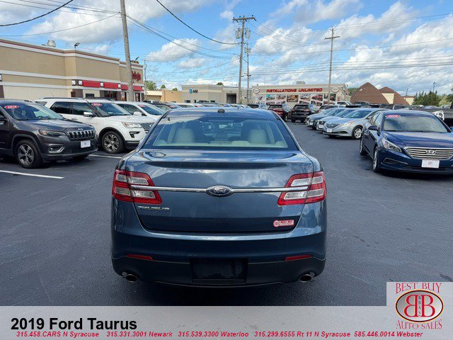 Used 2019 Ford Taurus SE FWD image 6