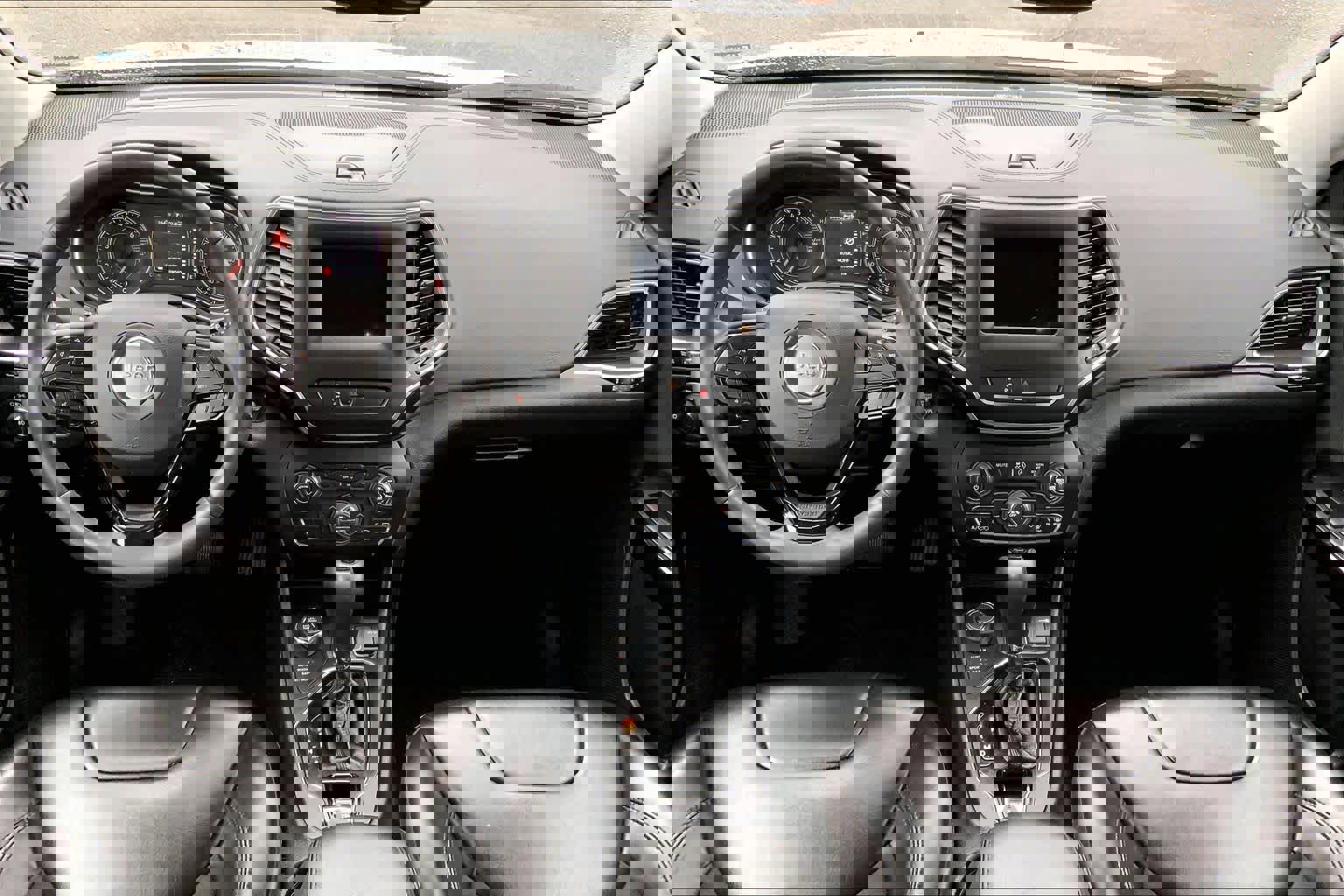 Used 2020 Jeep Cherokee Latitude Plus image 15