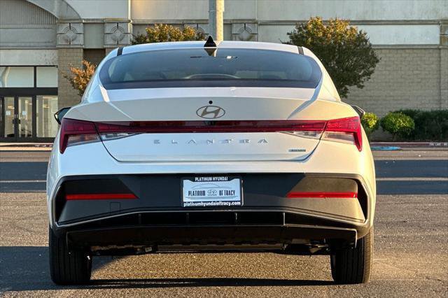 New 2026 Hyundai Elantra Blue image 5