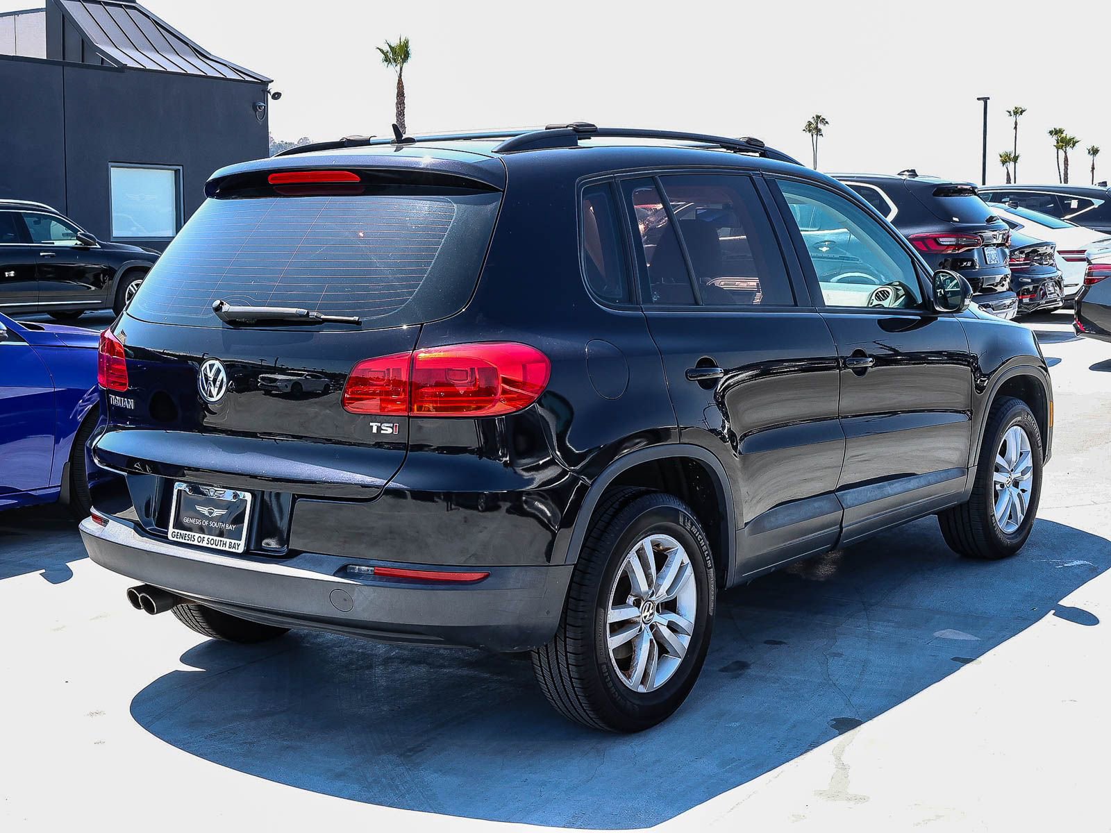 Used 2016 Volkswagen Tiguan S FWD image 4