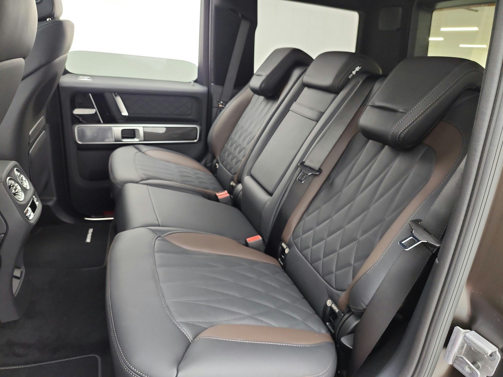 New 2027 Mercedes-Benz G 63 AMG 4MATIC image 11