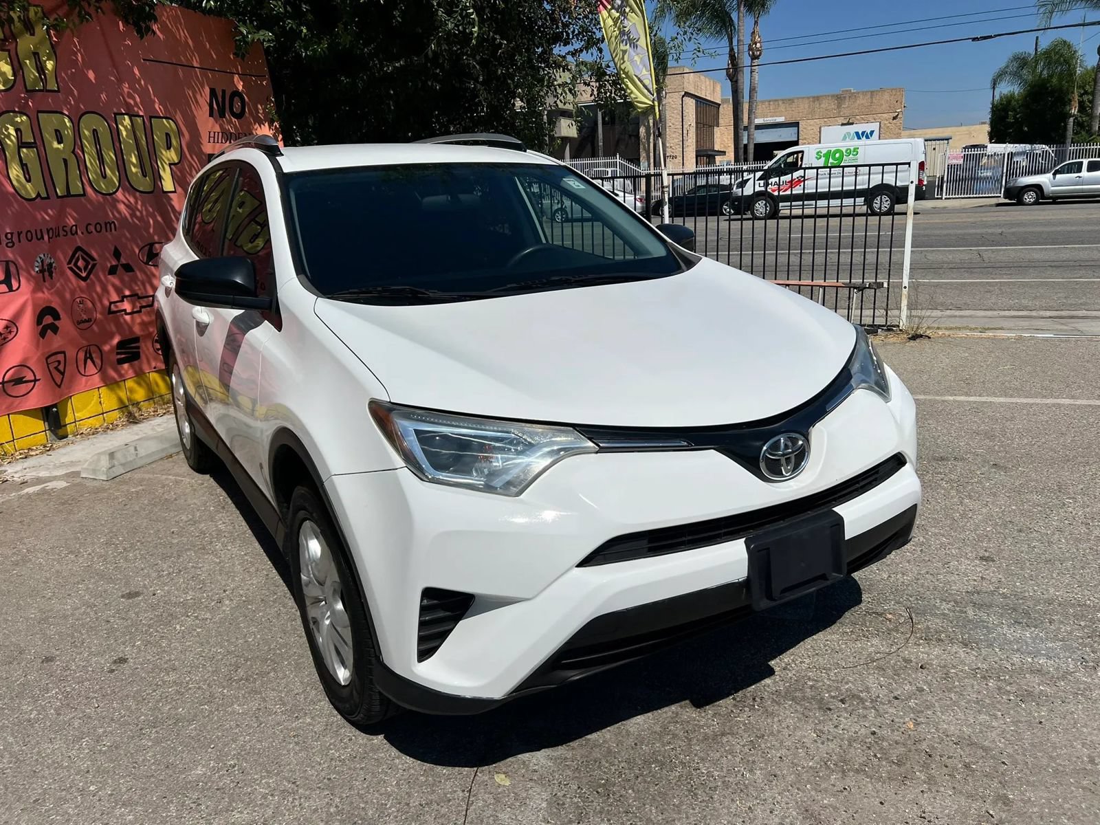 Used 2016 Toyota RAV4 LE FWD image 3