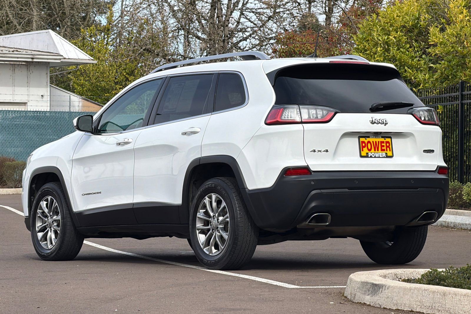 Used 2019 Jeep Cherokee Latitude Plus w/ Comfort/Convenience Group image 6