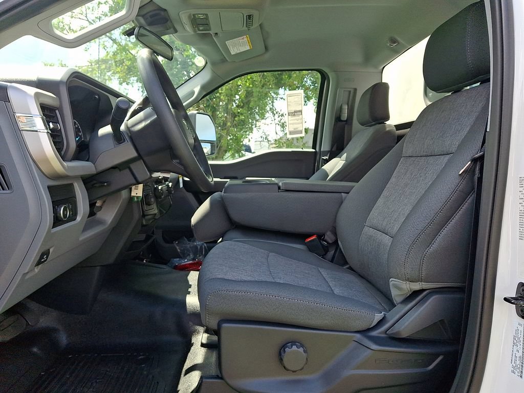 New 2026 Ford F550 4x4 Regular Cab Super Duty image 7