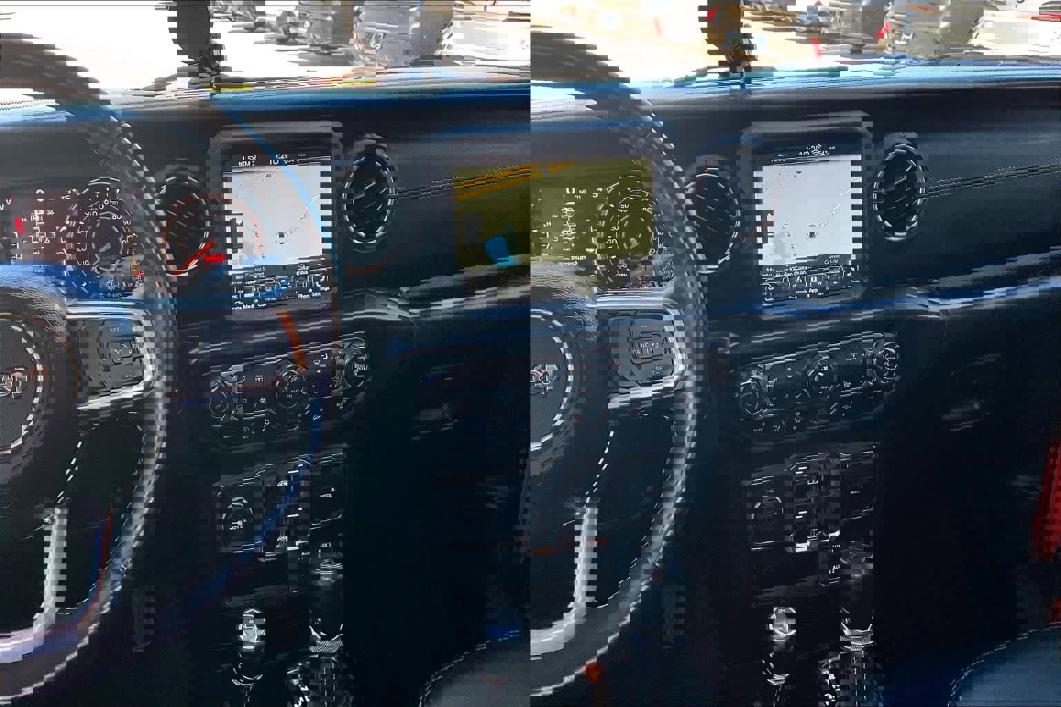 Used 2020 Jeep Wrangler Unlimited Sahara image 6