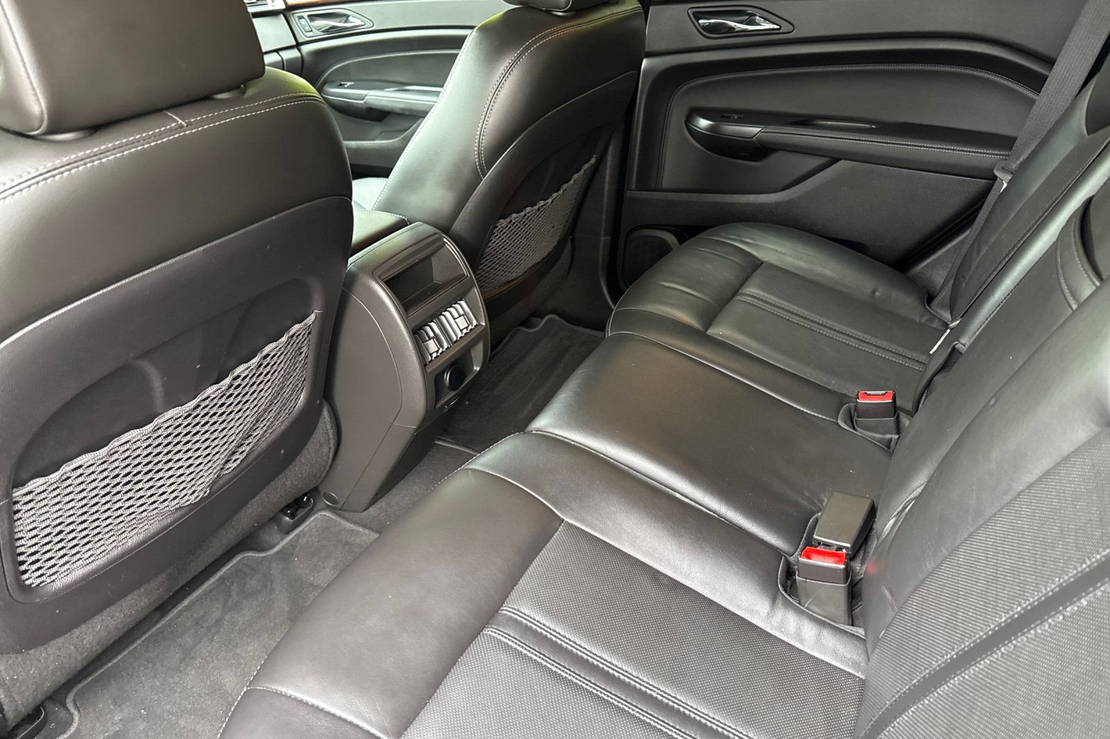 Used 2016 Cadillac SRX Luxury w/ Driver Awareness Package FWD image 12