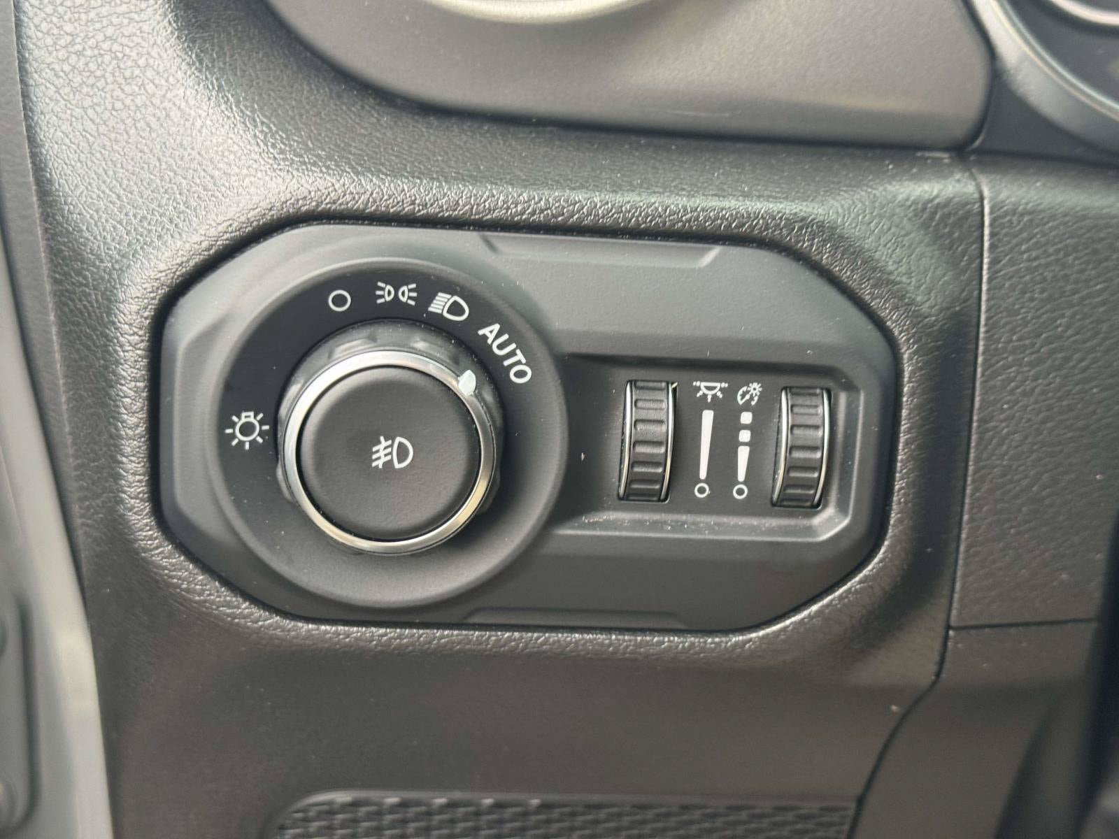 Used 2022 Jeep Wrangler Unlimited Sport AWD/4WD image 18