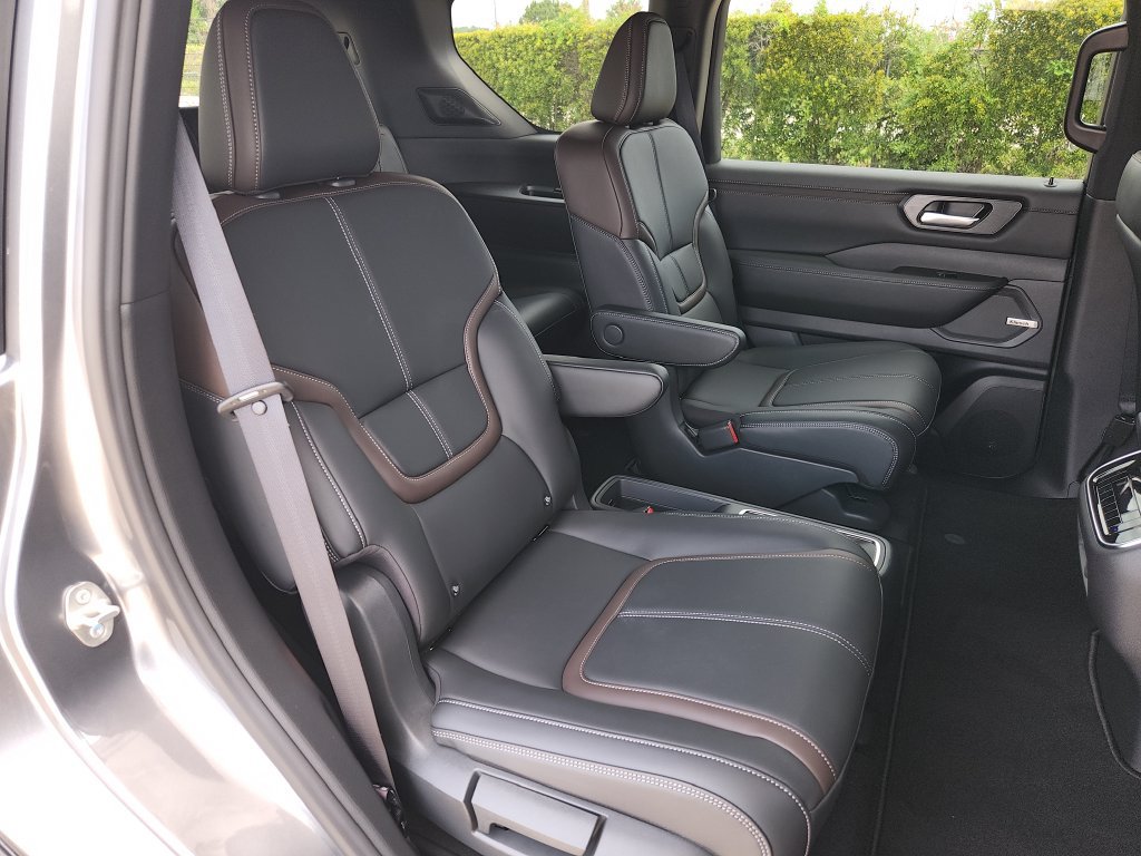 New 2026 Nissan Armada SL w/ Captain's Chari Seat Package RWD image 12