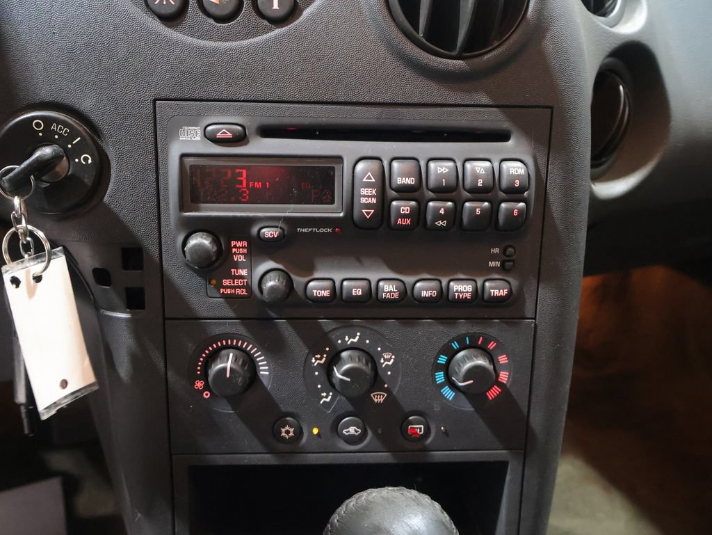Used 2004 Pontiac Grand Prix GT2 w/ GT Sport Appearance Package FWD image 24