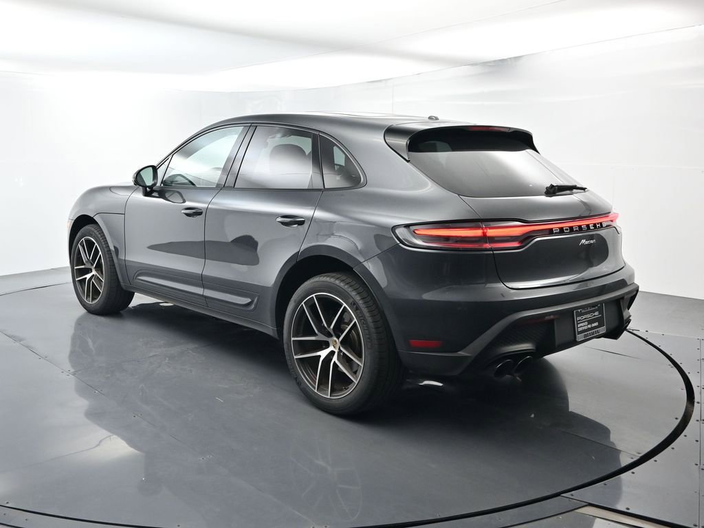 Certified 2023 Porsche Macan AWD/4WD image 3