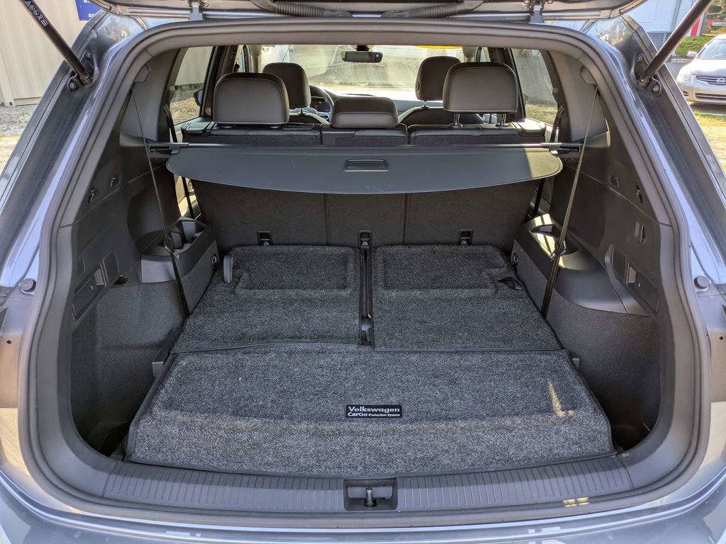 Used 2023 Volkswagen Tiguan SE R-Line FWD image 13