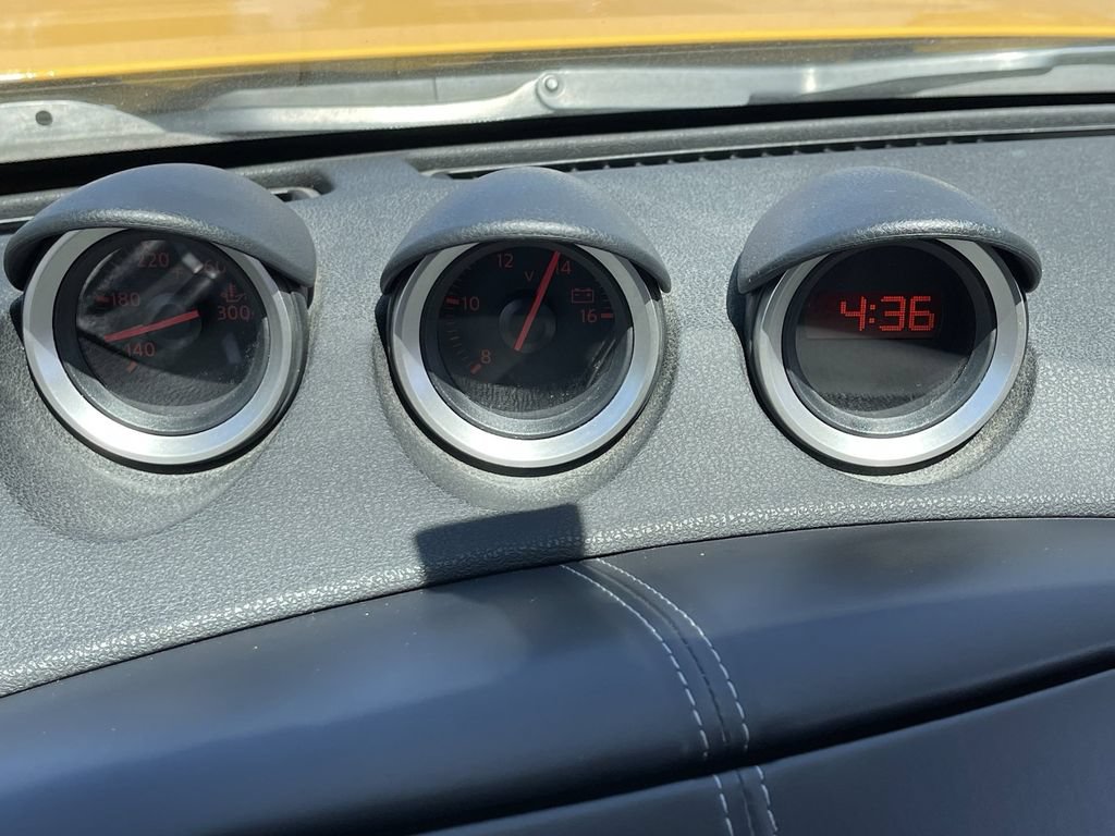 Used 2018 Nissan 370Z Roadster RWD image 27