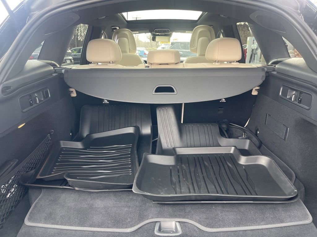 Used 2025 Mercedes-Benz GLC 350e 4MATIC image 24