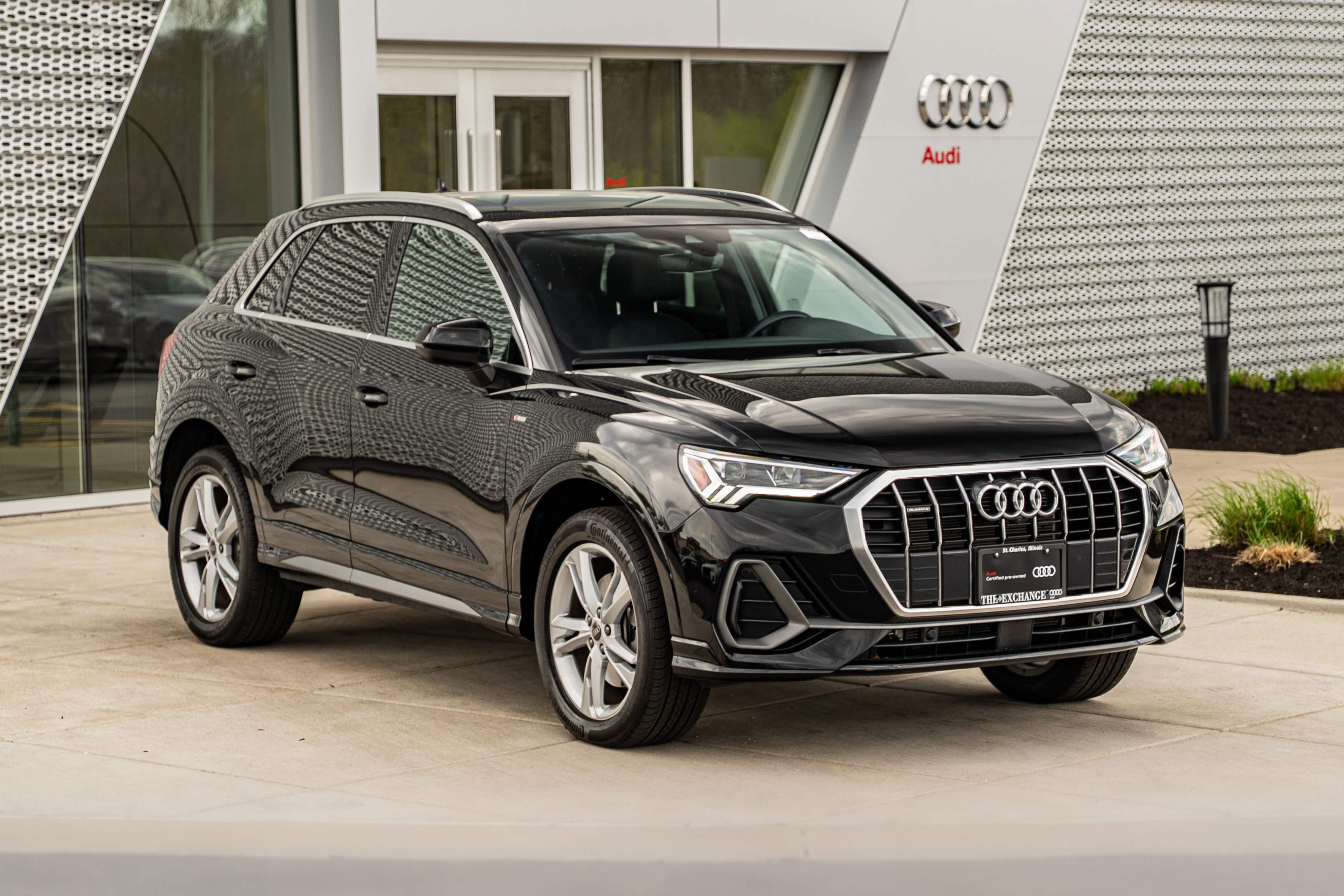 Certified 2023 Audi Q3 2.0T Premium Plus AWD/4WD image 2