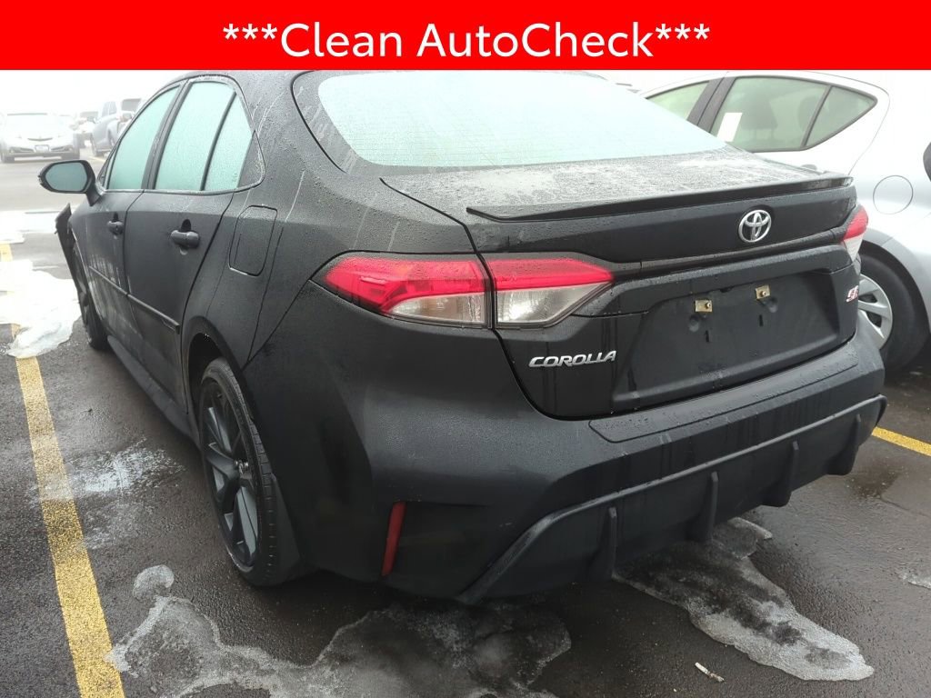 Used 2023 Toyota Corolla SE w/ SE Premium Package image 4