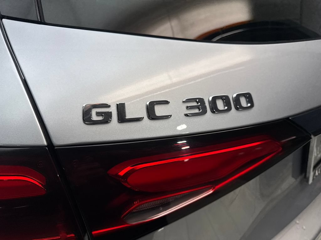 Used 2023 Mercedes-Benz GLC 300 4MATIC image 23