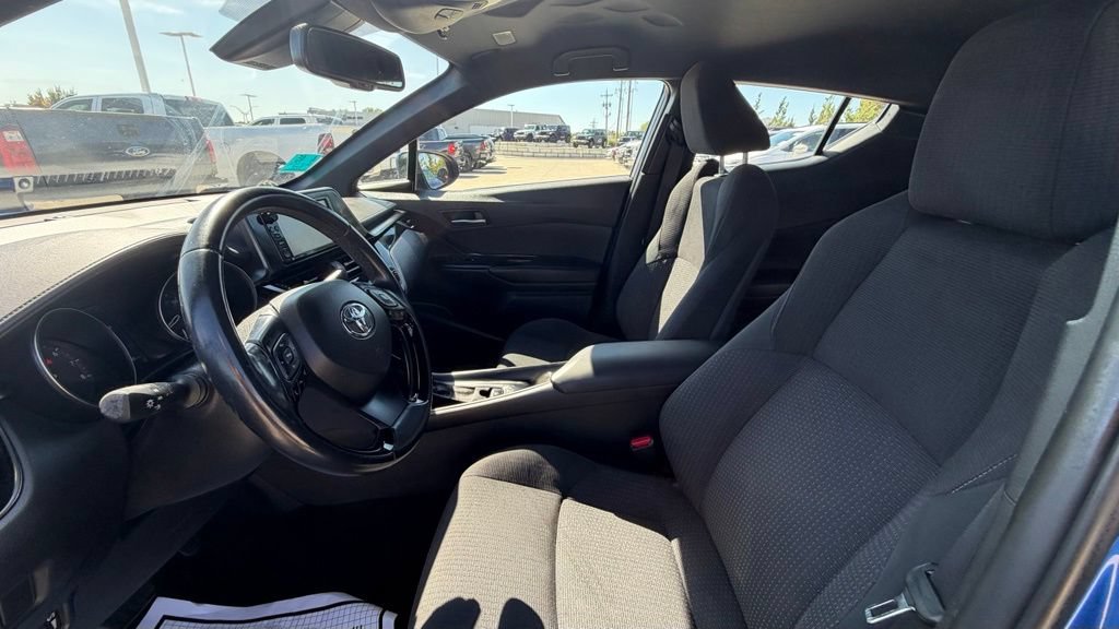 Used 2018 Toyota C-HR XLE FWD image 11