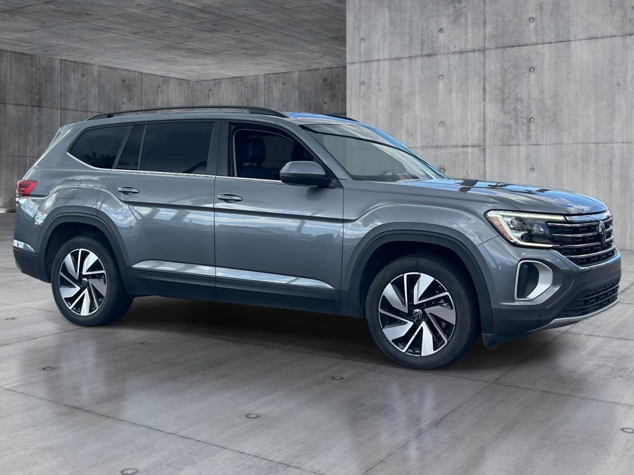 Used 2025 Volkswagen Atlas SE AWD/4WD image 7