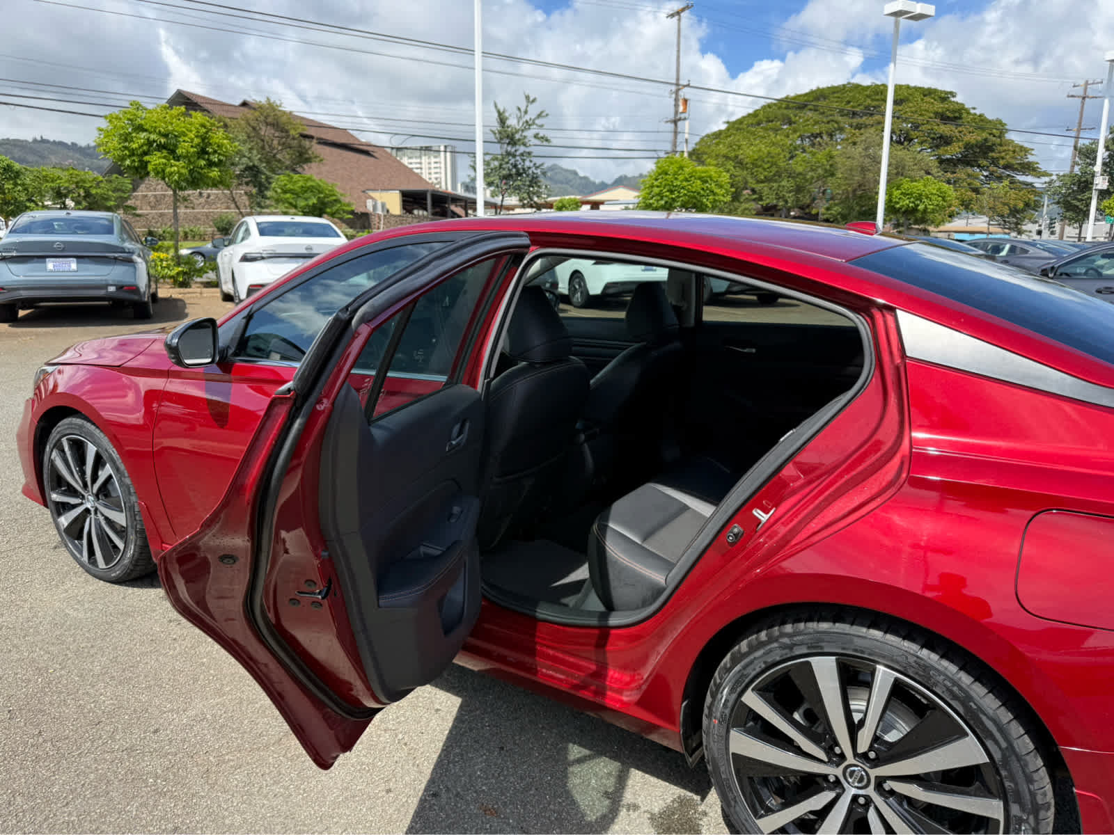 Used 2021 Nissan Altima 2.5 SR w/ SR Premium Package FWD image 9