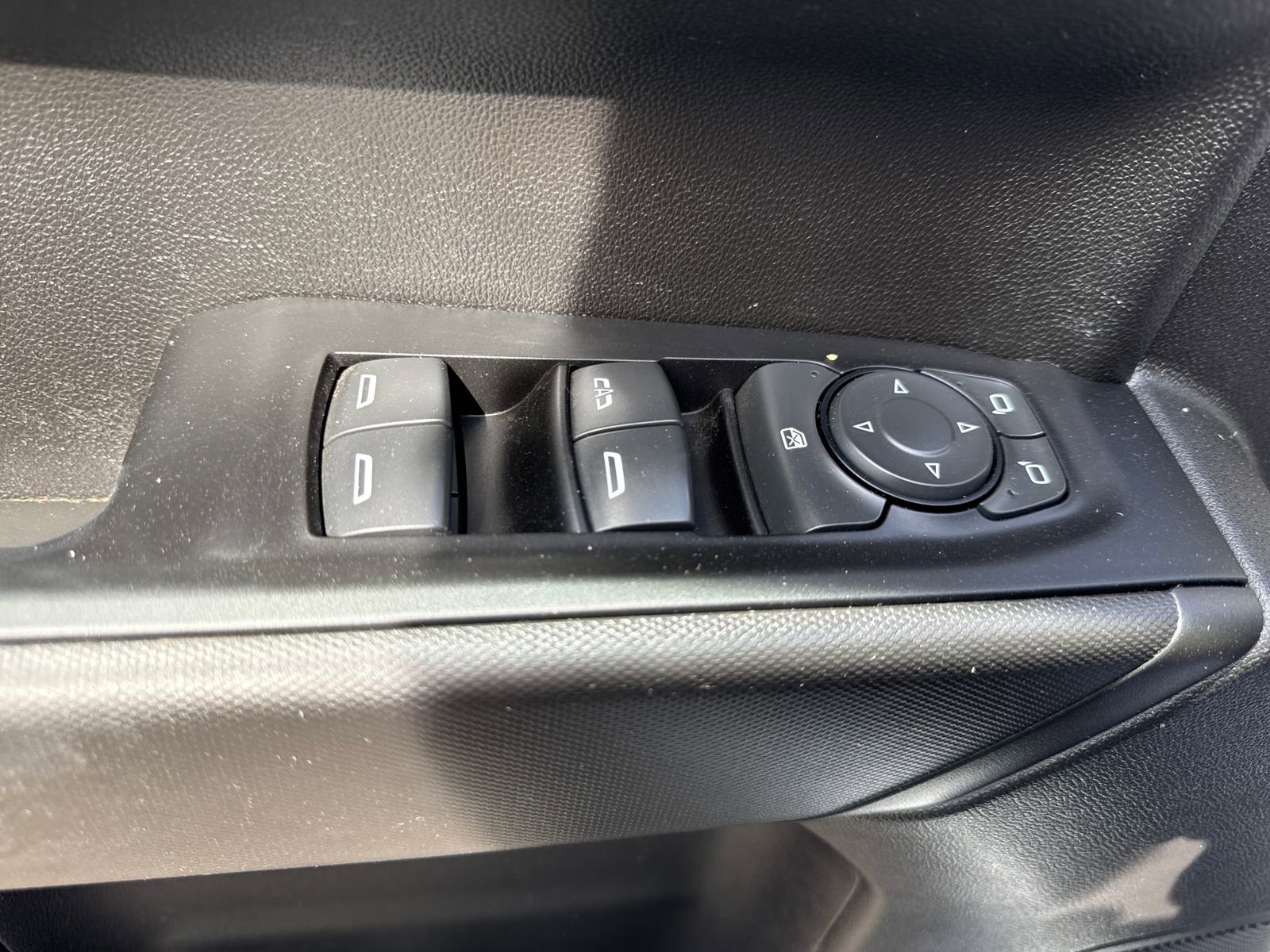 Used 2022 Chevrolet Silverado 1500 W/T w/ Trailering Package AWD/4WD image 11