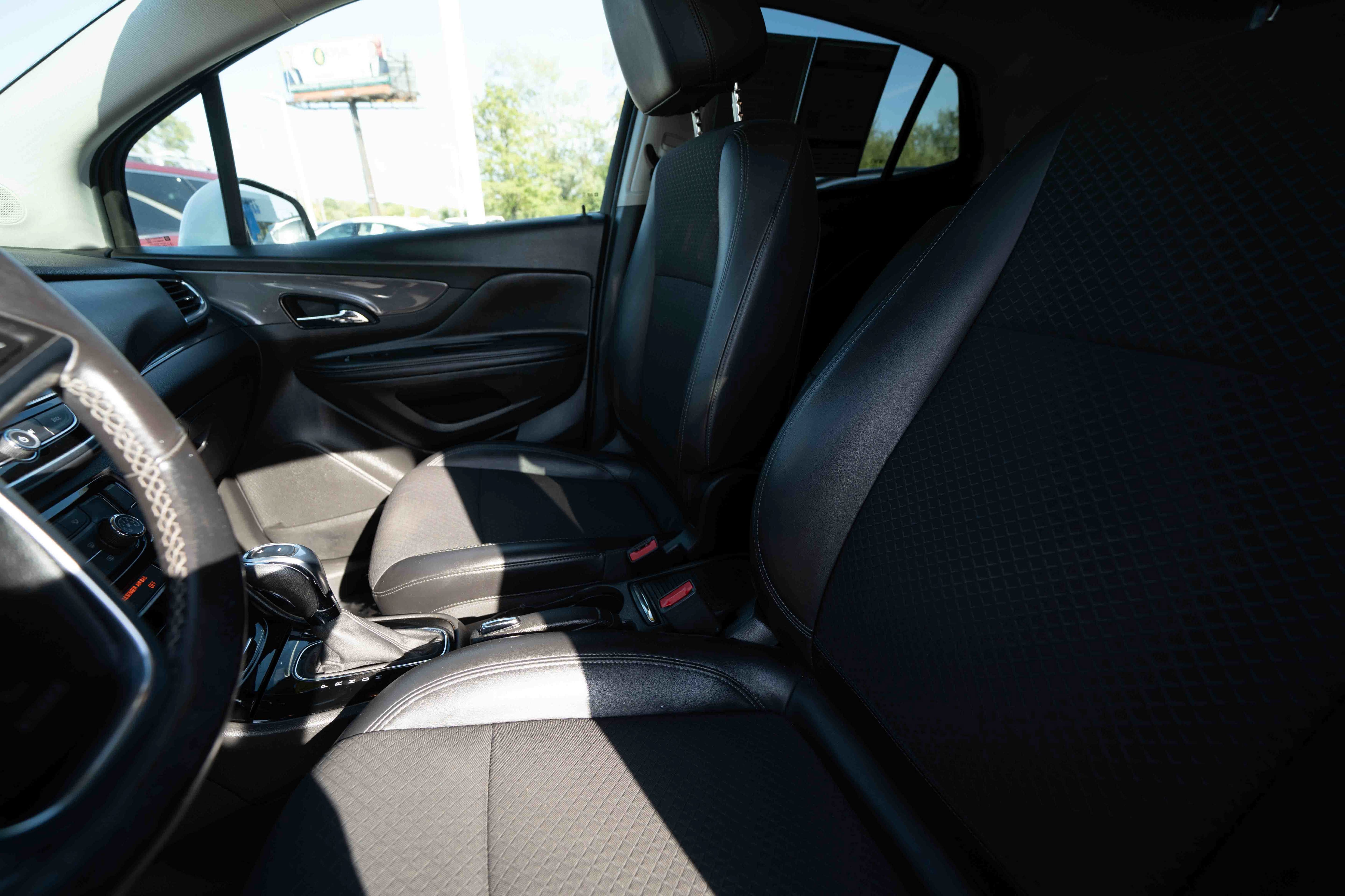 Used 2019 Buick Encore Preferred w/ Safety Package FWD image 10