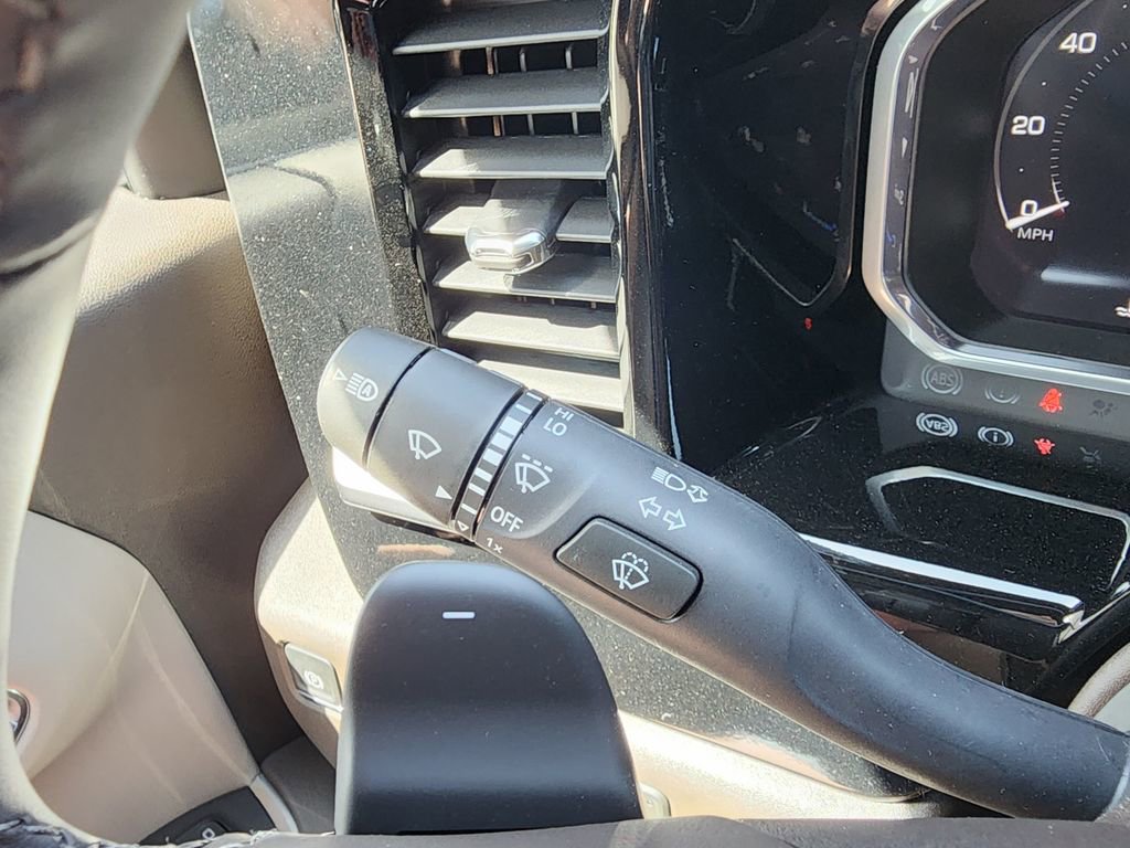 New 2026 GMC Sierra 1500 SLT image 24