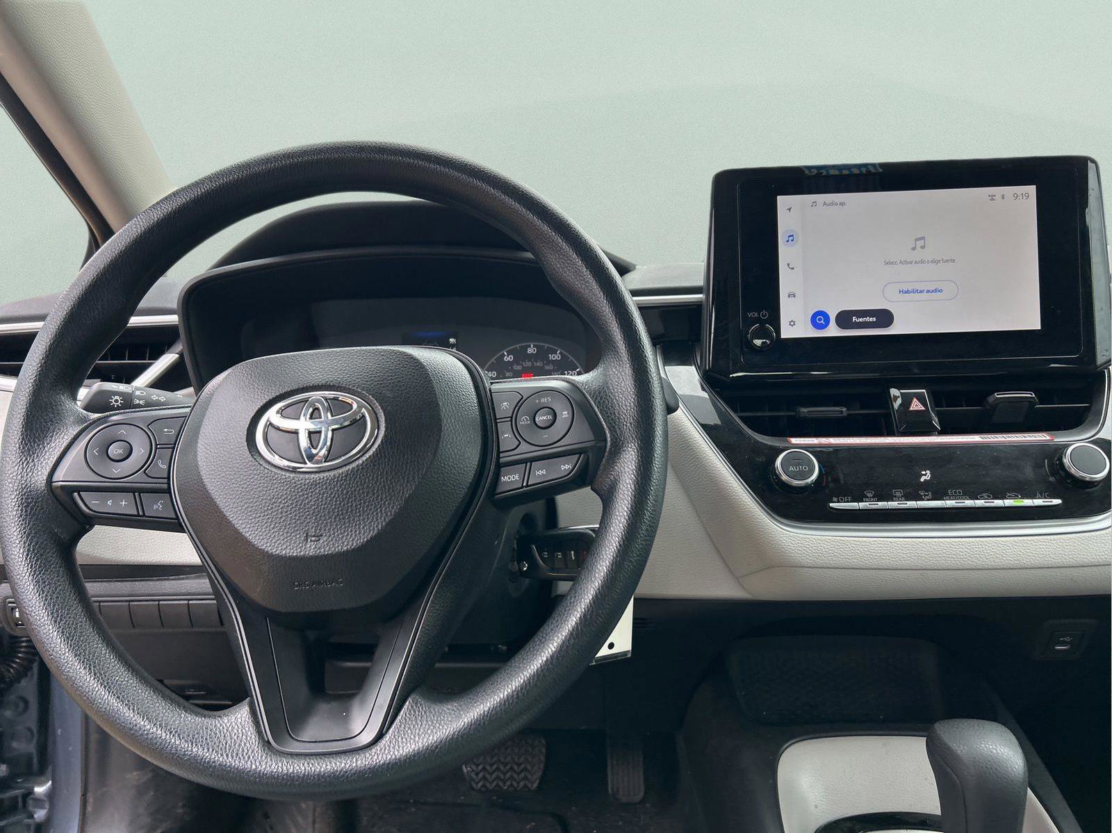 Used 2025 Toyota Corolla LE image 11