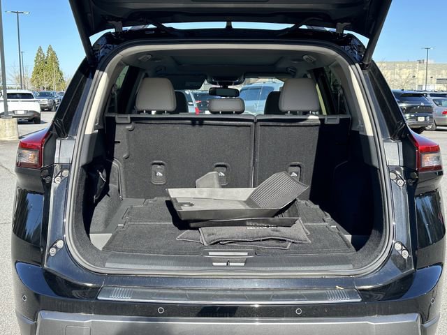 Certified 2025 Nissan Rogue SL w/ SL Premium Package AWD/4WD image 17
