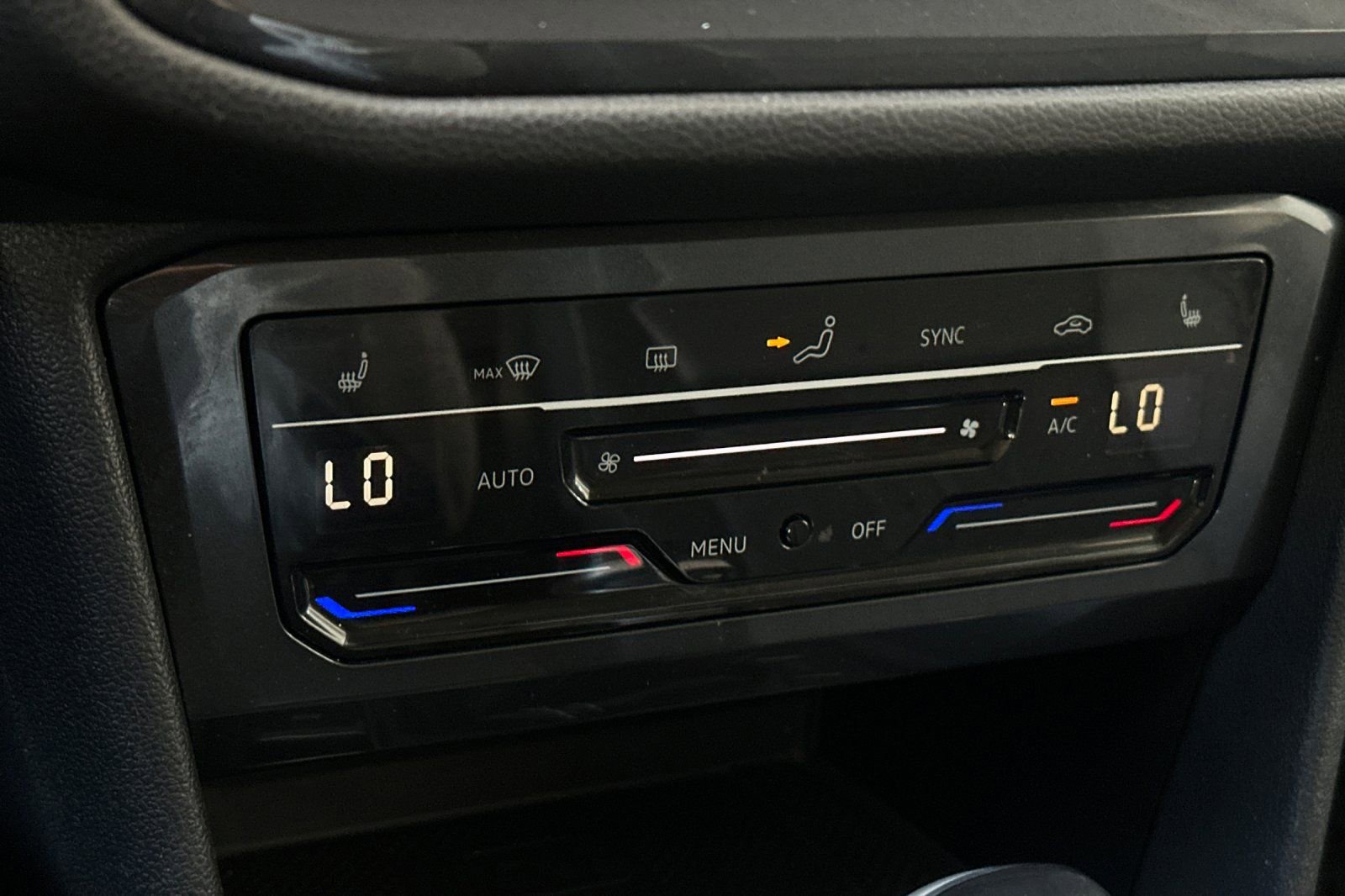Used 2023 Volkswagen Tiguan SE FWD image 22