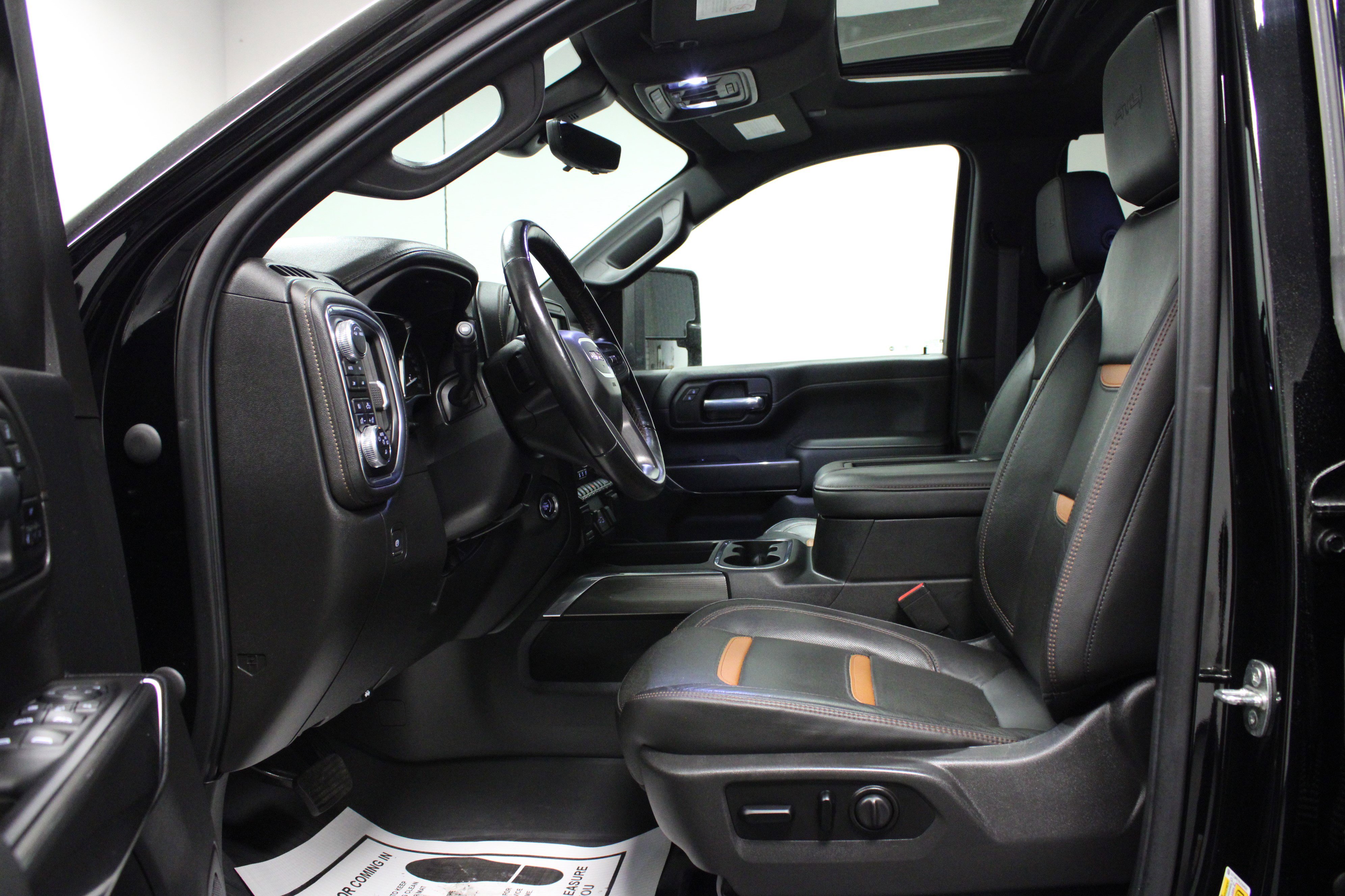 Used 2020 GMC Sierra 2500 AT4 w/ AT4 Premium Package image 12