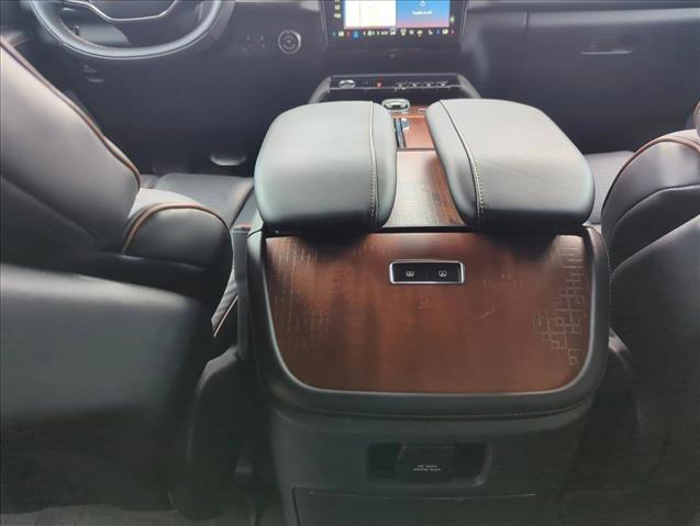 Used 2025 Lincoln Navigator L Black Label image 18