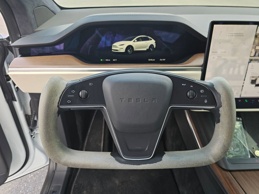 Used 2022 Tesla Model X image 26