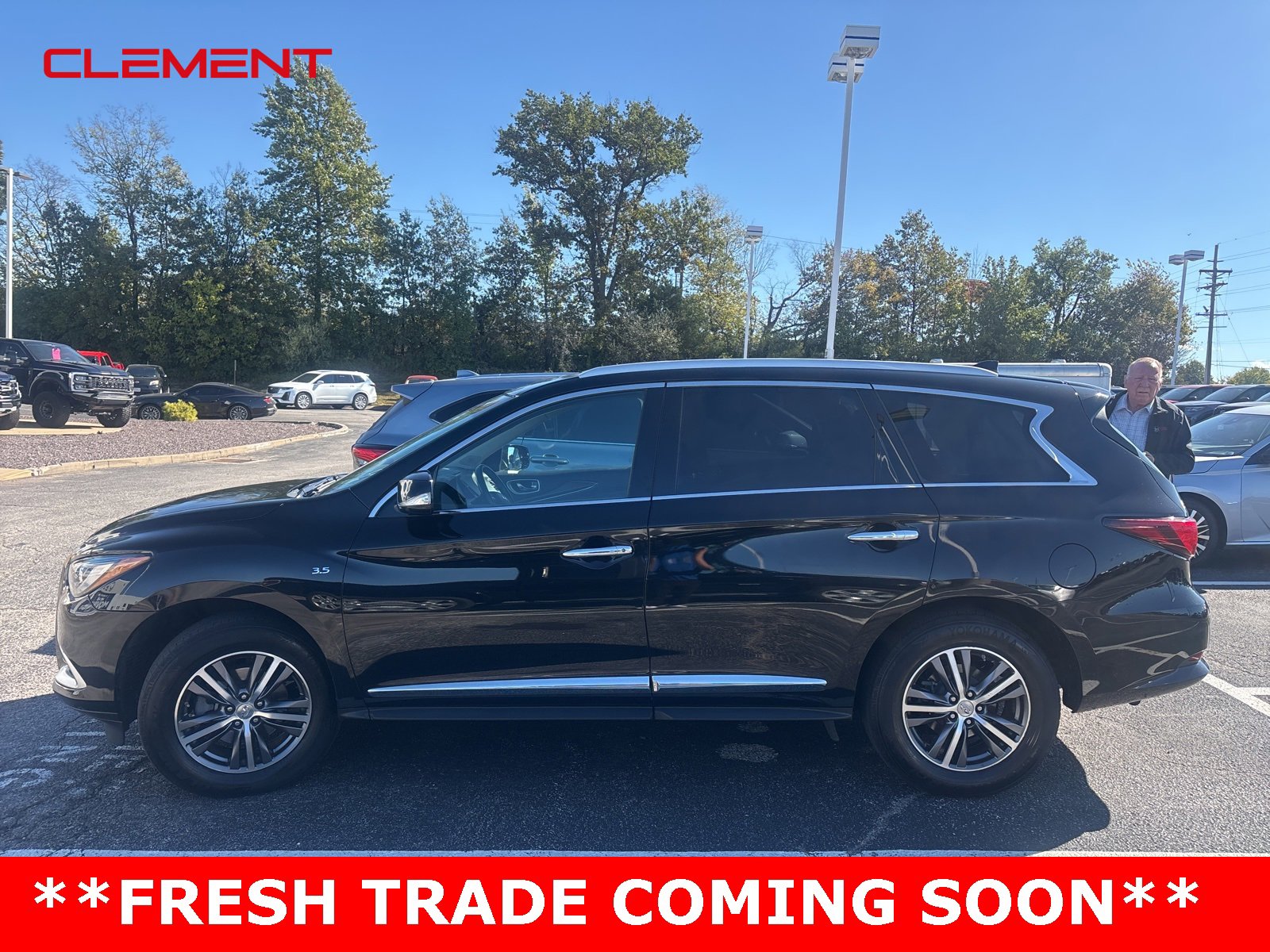 Used 2016 INFINITI QX60 AWD w/ Premium Package