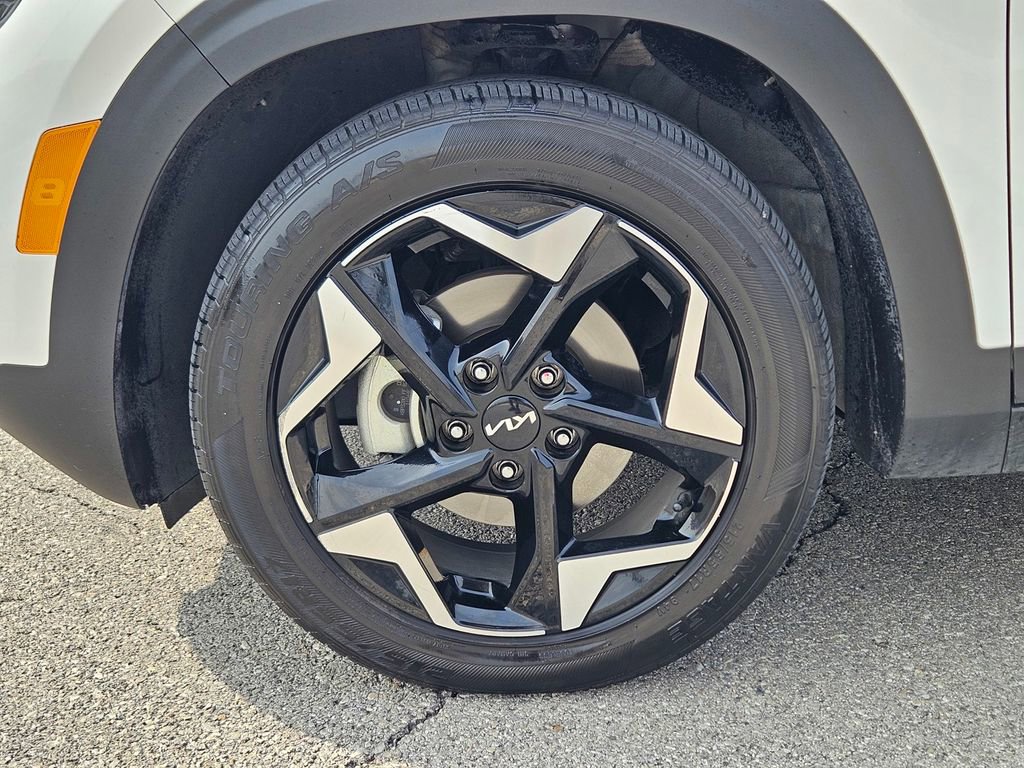 Used 2025 Kia Seltos S FWD image 9