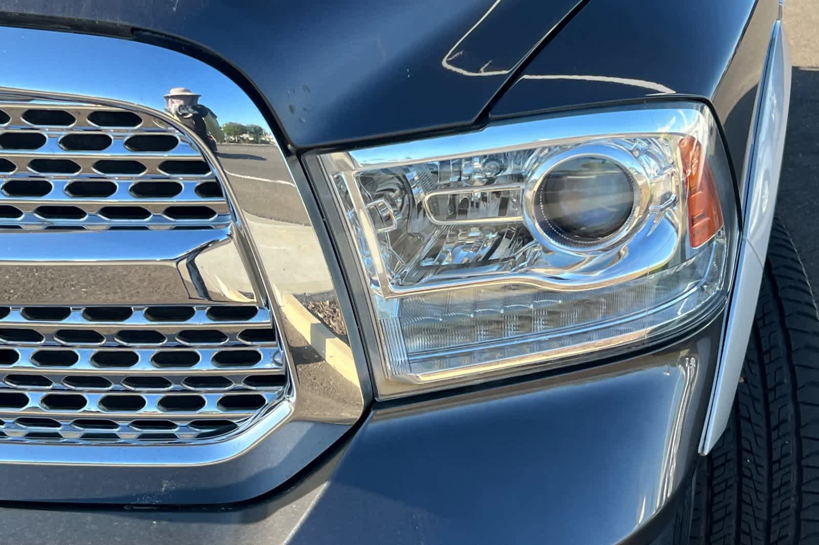Used 2017 RAM 1500 Laramie w/ Convenience Group AWD/4WD image 11