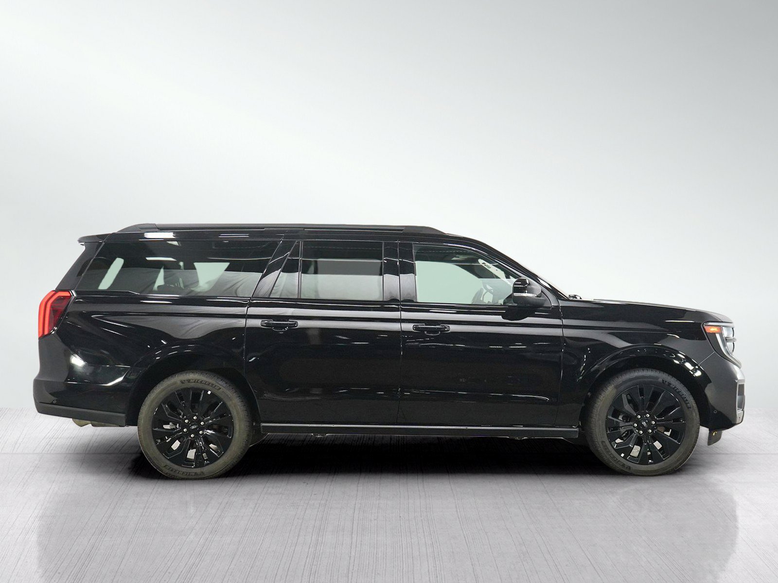 Used 2025 Ford Expedition Max Platinum w/ Stealth Appearance Package AWD/4WD image 7