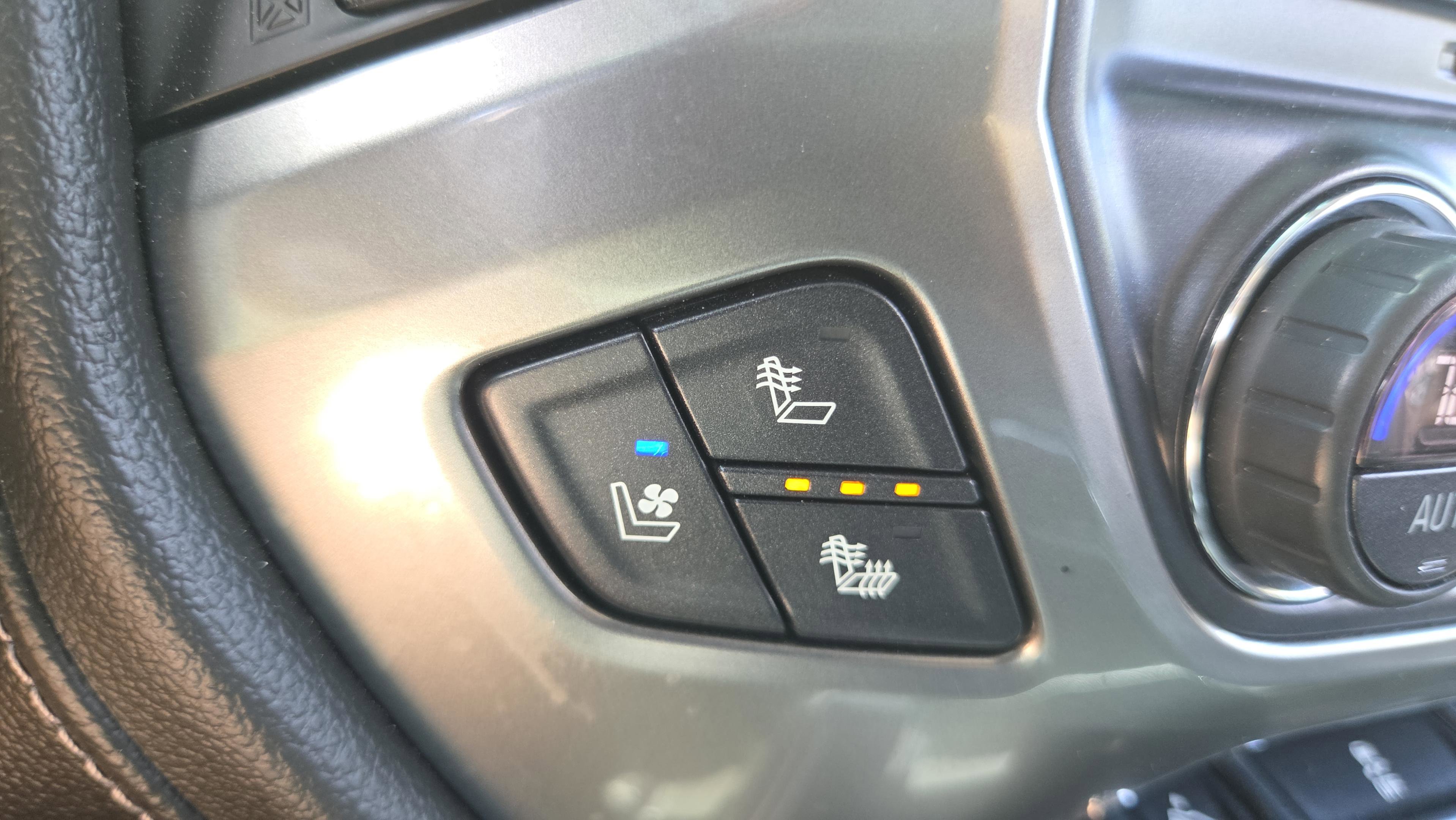 Used 2018 Chevrolet Silverado 2500 LTZ w/ Vortec Plus Package AWD/4WD image 23