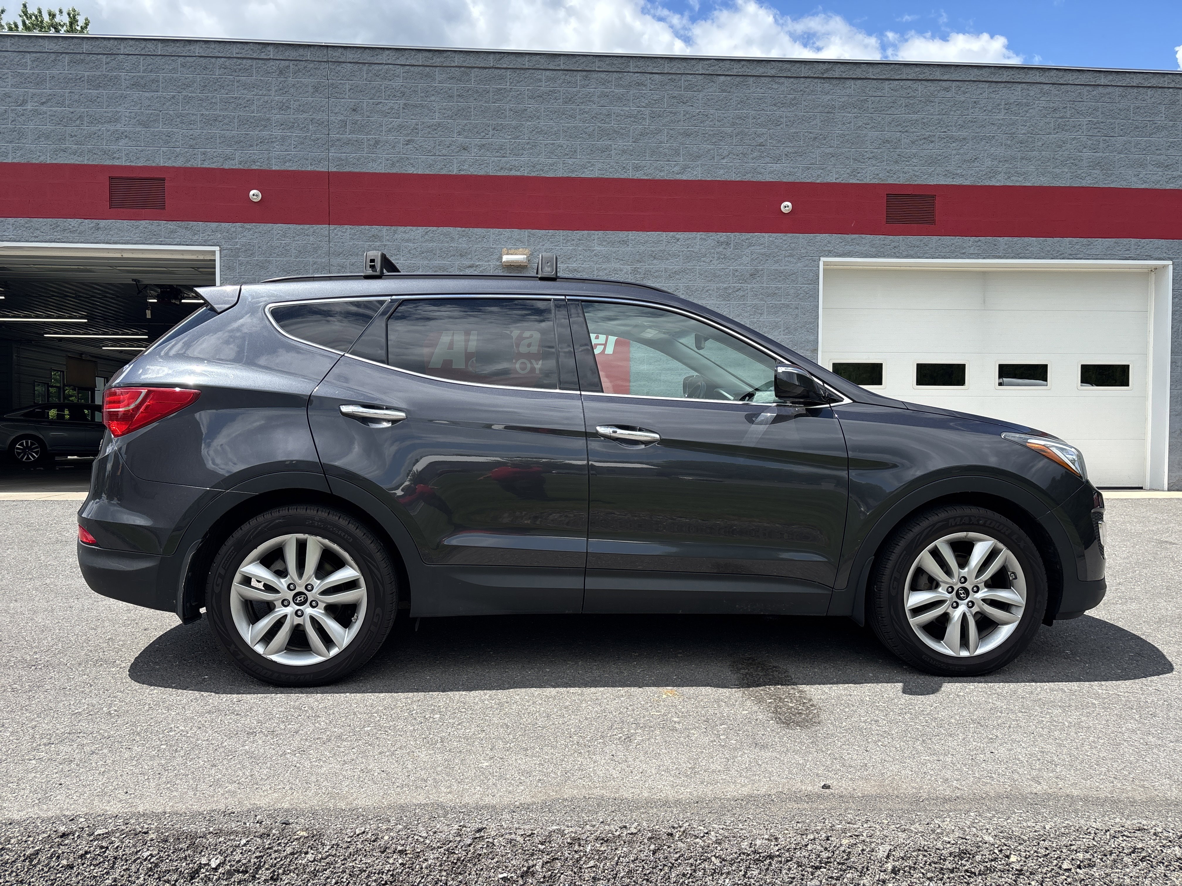 Used 2015 Hyundai Santa Fe Sport 2.0T w/ Option Group 05 AWD/4WD image 2