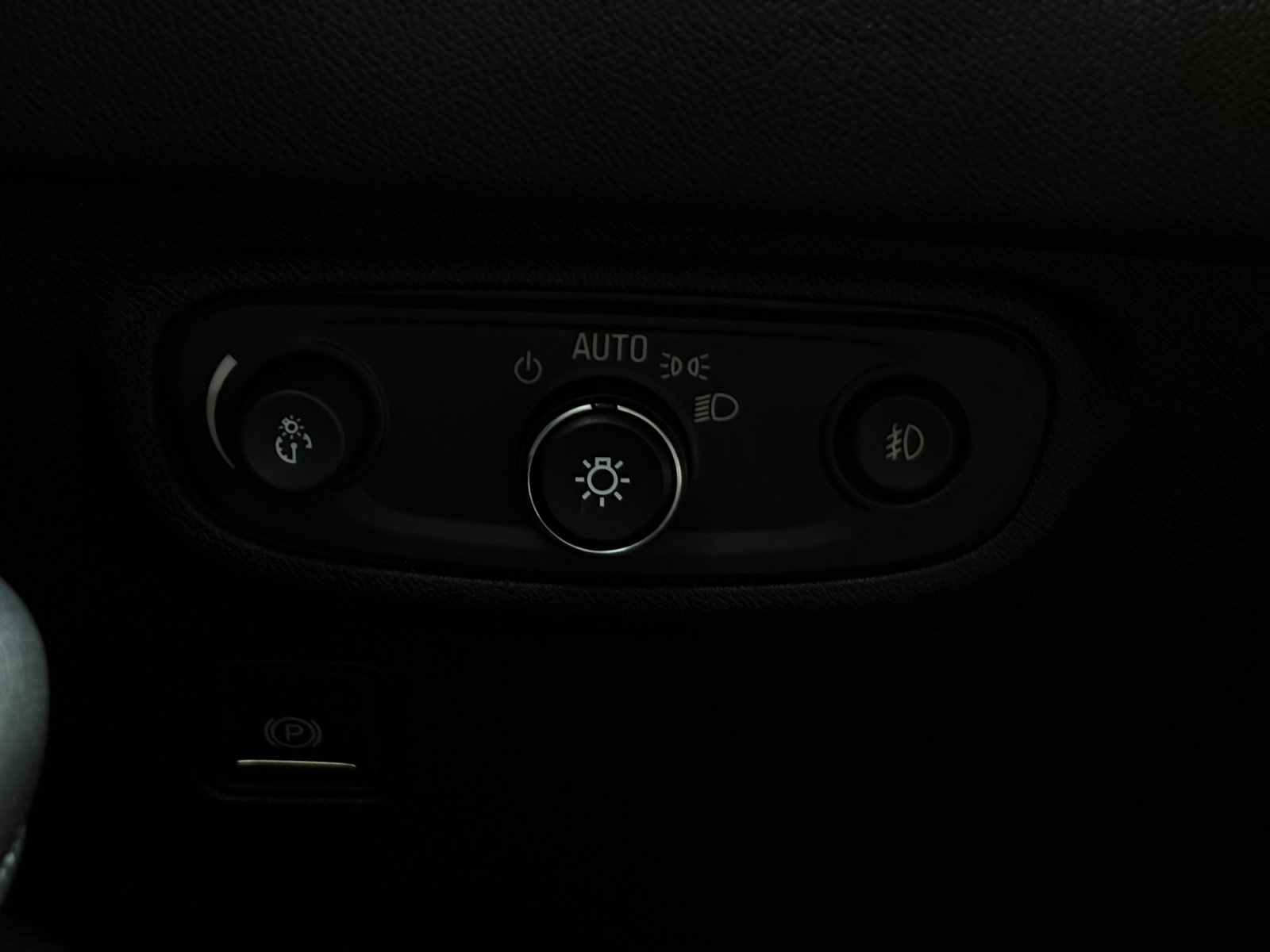 Used 2023 GMC Terrain SLT FWD image 29