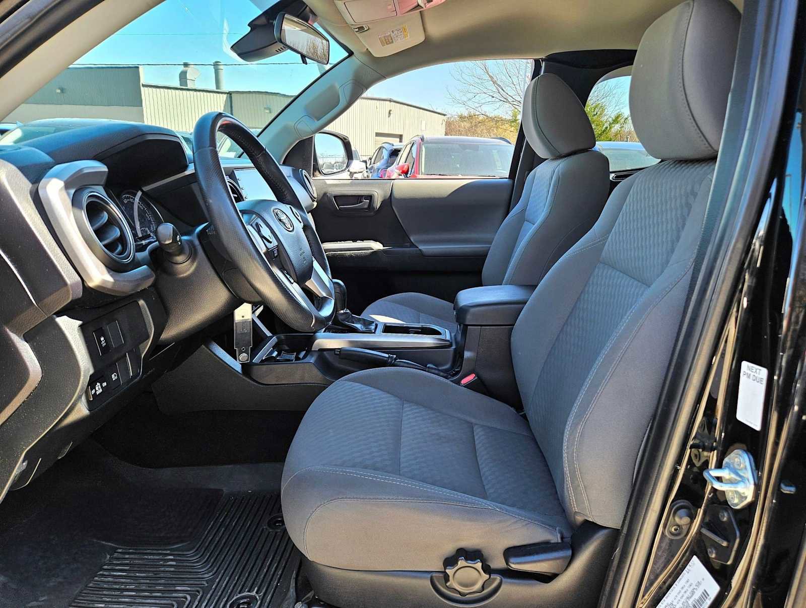 Used 2022 Toyota Tacoma SR5 w/ SR5 Appearance Package (SM) image 15